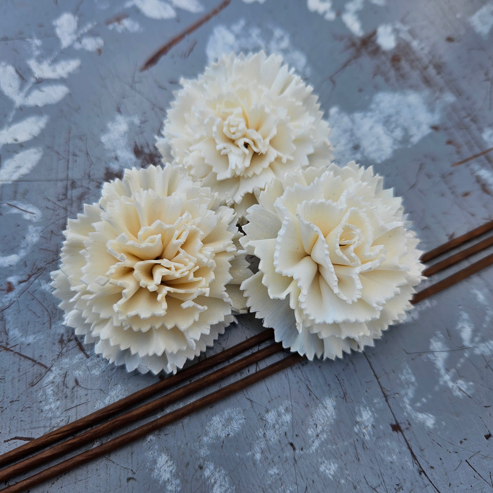 Handmade Flowers - Sola Flower Small White Ruffle Carnation - 4cm