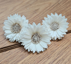 Handmade Flowers - Sola Flower - White Zinnia with Brown Centre - 5-6cm
